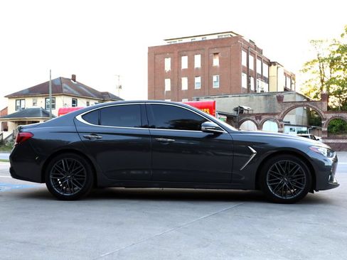 Used 2019 Genesis G70 2.0T Advanced RWD image 8