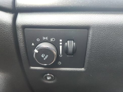 Used 2018 Jeep Grand Cherokee Altitude RWD image 30