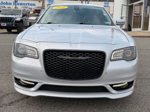Used 2021 Chrysler 300 Touring L image 9