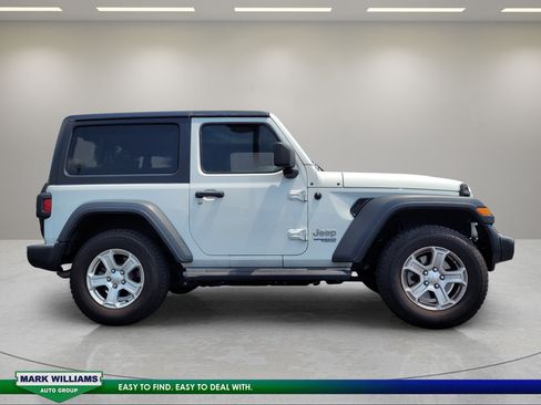 Used 2019 Jeep Wrangler Sport AWD/4WD image 2