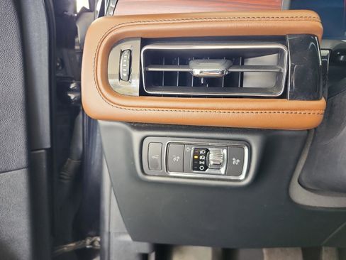 Used 2022 Lincoln Aviator Reserve w/ Equipment Group 201A image 13