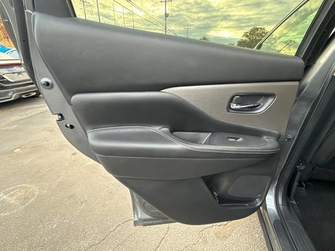 Used 2023 Nissan Murano SV image 23