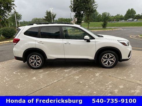 Used 2019 Subaru Forester Premium AWD/4WD image 6
