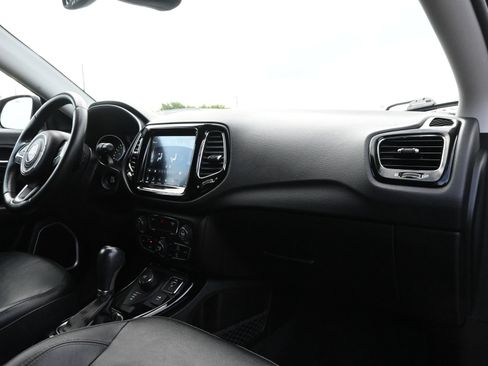 Used 2018 Jeep Compass Limited w/ Navigation Group AWD/4WD image 25