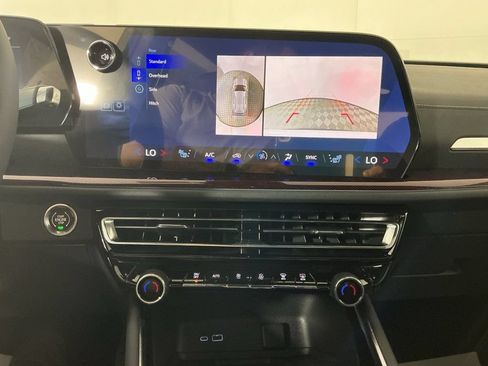New 2026 Chevrolet Traverse Z71 w/ Driver Confidence Package AWD/4WD image 20