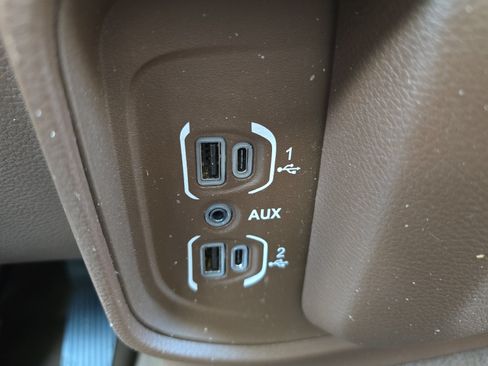 Used 2020 RAM 1500 Laramie RWD image 21