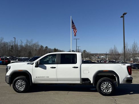 Used 2024 GMC Sierra 2500 Pro w/ Convenience Package image 4