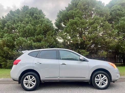 Used 2013 Nissan Rogue S w/ Special Edition Pkg image 3