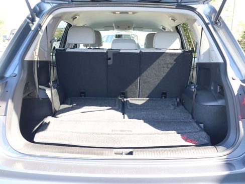 Used 2020 Volkswagen Tiguan S image 30