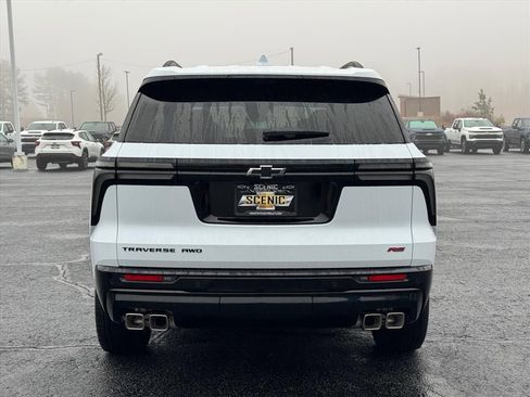 New 2026 Chevrolet Traverse RS w/ LPO, Floor Liner Package image 4