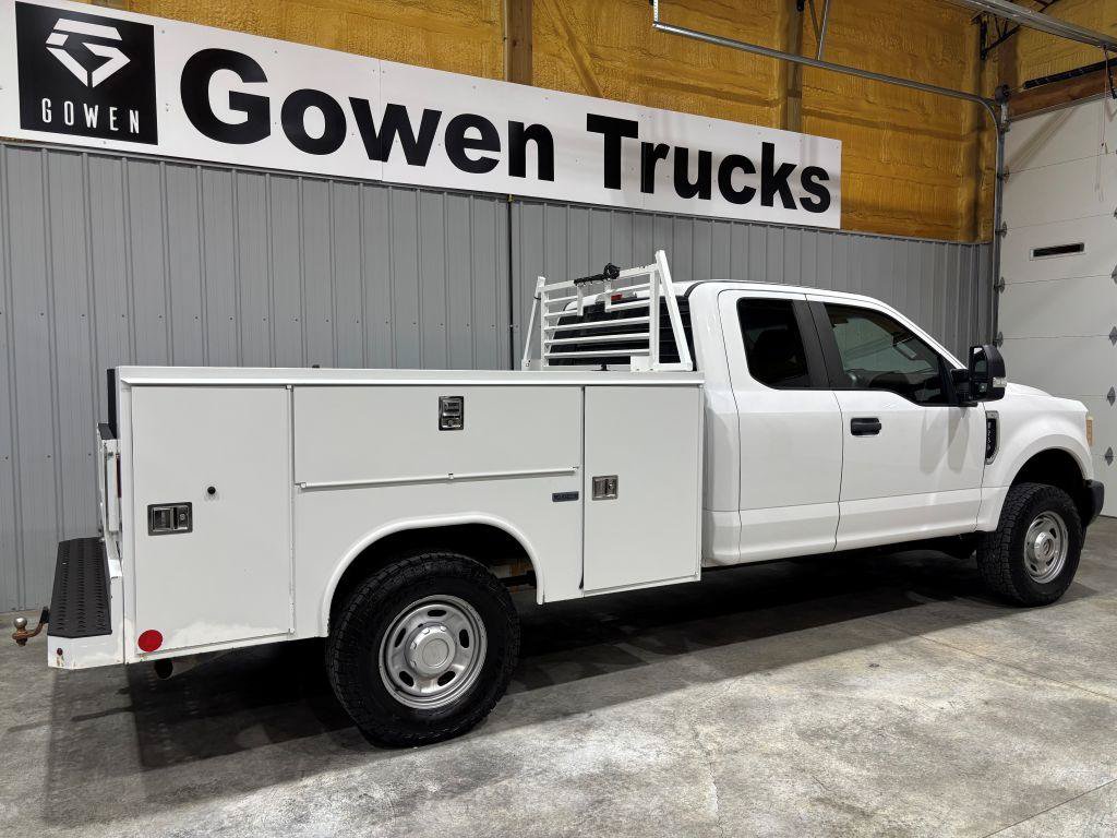 Used 2017 Ford F250 XL w/ Power Equipment Group AWD/4WD image 6