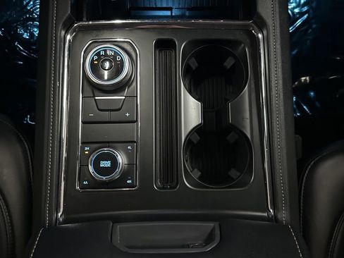 Used 2024 Ford Expedition XLT AWD/4WD image 22
