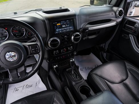 Used 2016 Jeep Wrangler Unlimited Sahara w/ Dual Top Group AWD/4WD image 34