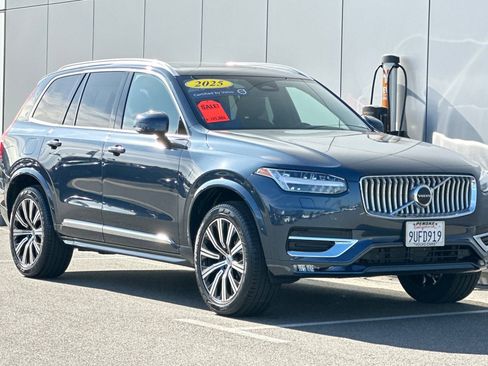 Certified 2025 Volvo XC90 B5 Core w/ Protection Package Premier image 7