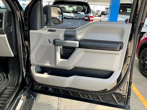 Used 2018 Ford F150 XLT w/ Equipment Group 302A Luxury AWD/4WD image 22