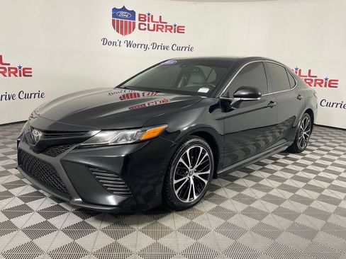 Used 2018 Toyota Camry SE w/ Moonroof Package FWD image 7