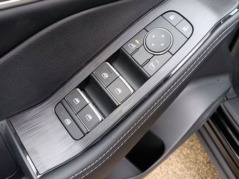New 2026 Nissan Rogue Platinum w/ Platinum Premium Package AWD/4WD image 11