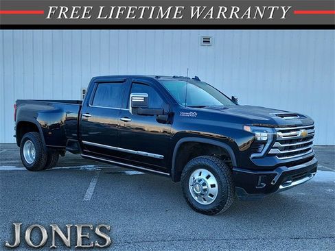 Used 2024 Chevrolet Silverado 3500 High Country w/ Technology Package image 1