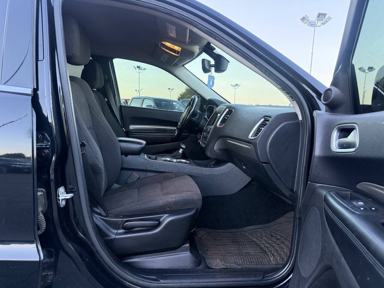 Used 2019 Dodge Durango SXT w/ 3rd Row Seating Group RWD image 14