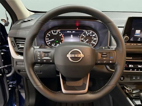 Certified 2026 Nissan Rogue SV AWD/4WD image 7