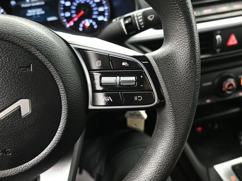 Used 2023 Kia Forte LXS image 17