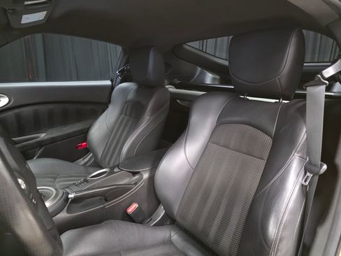 Used 2009 Nissan 370Z Touring w/ Sport Pkg RWD image 29