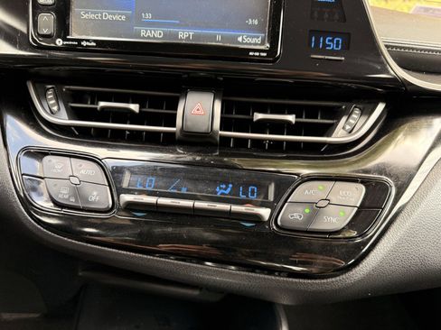 Used 2018 Toyota C-HR XLE FWD image 26