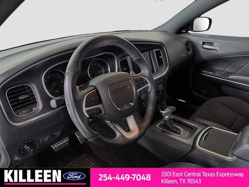 Used 2017 Dodge Charger R/T Scat Pack RWD image 11