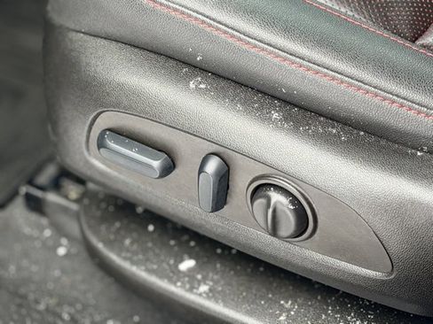 Used 2022 Chevrolet Blazer RS w/ Enhanced Convenience Package image 7