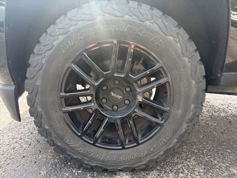 Used 2017 Chevrolet Colorado LT w/ LT Convenience Package AWD/4WD image 9