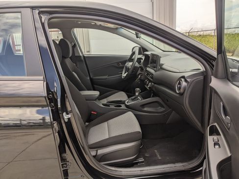 Used 2023 Hyundai Kona SE w/ Cargo Package image 22