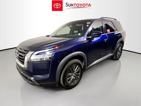 Used 2022 Nissan Pathfinder SV FWD image 9