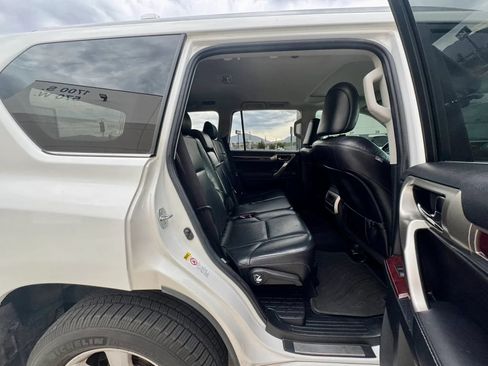Used 2010 Lexus GX 460 w/ Convenience Pkg AWD/4WD image 13