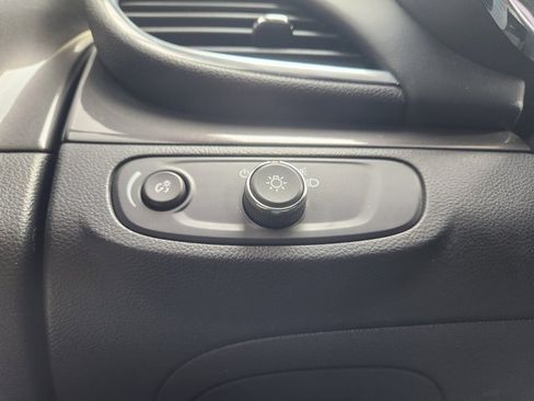 Used 2018 Buick Encore Preferred image 29