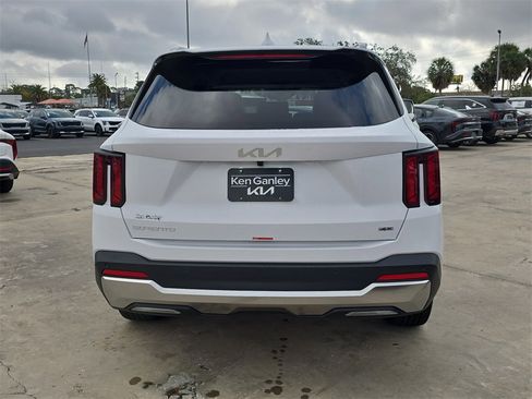 New 2026 Kia Sorento S image 7