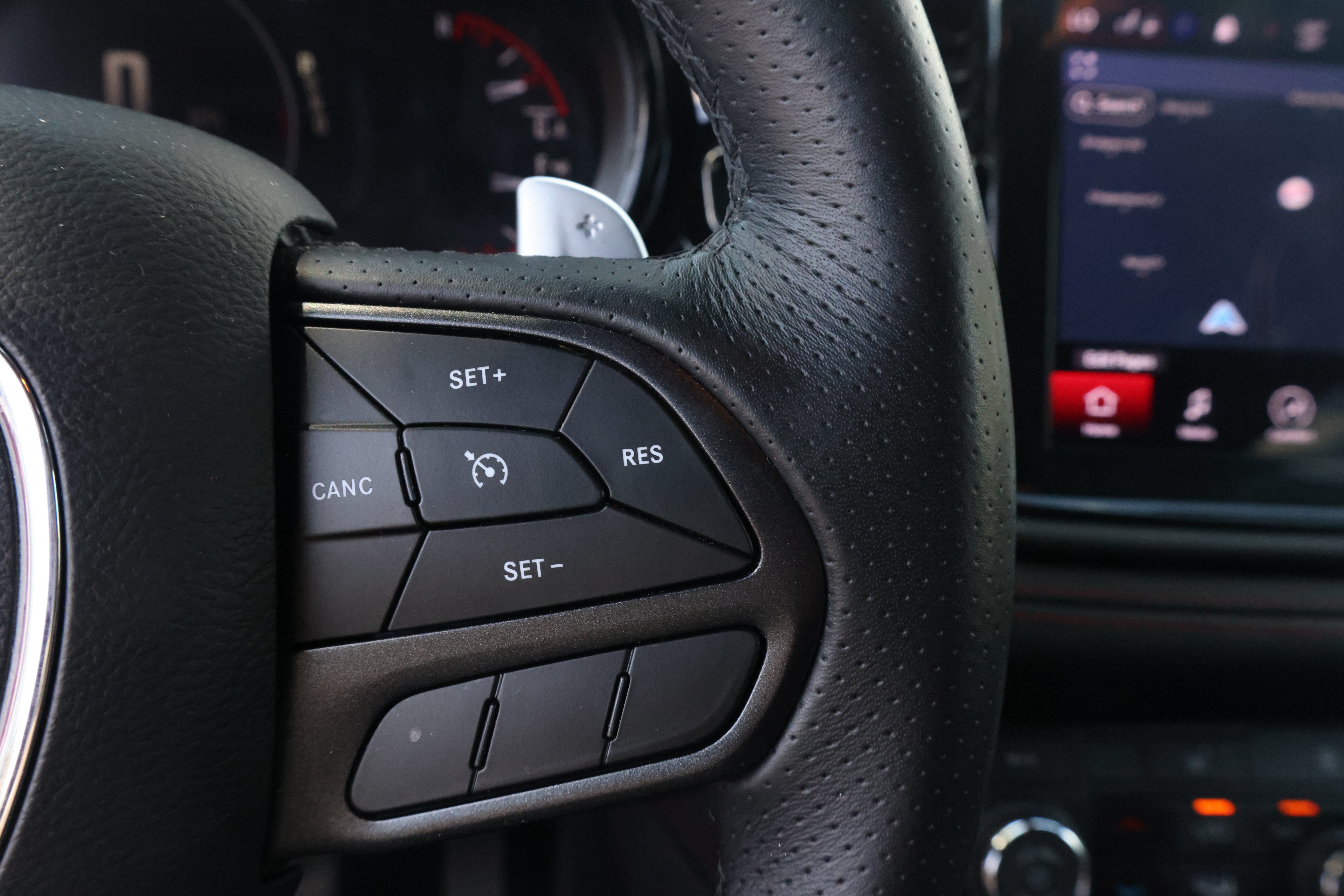 Used 2025 Dodge Durango GT RWD image 19
