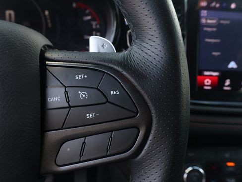 Used 2025 Dodge Durango GT RWD image 19
