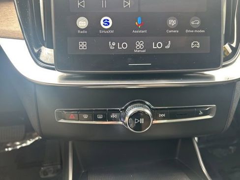 Certified 2025 Volvo XC90 B6 Plus AWD/4WD image 25