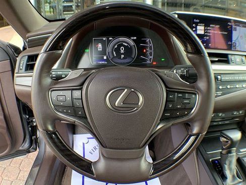 Used 2019 Lexus ES 300h w/ Premium Package FWD image 14