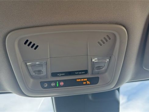 Used 2024 Chevrolet Malibu LT image 29