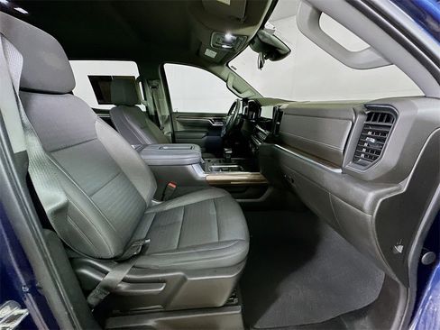 Used 2022 Chevrolet Silverado 1500 RST w/ Convenience Package II image 10