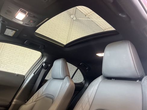 Used 2024 Lexus UX 250h FWD image 12