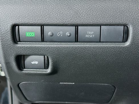 Used 2024 Nissan Sentra SV image 17