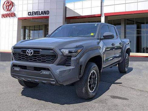 Used 2024 Toyota Tacoma TRD Off-Road AWD/4WD image 5