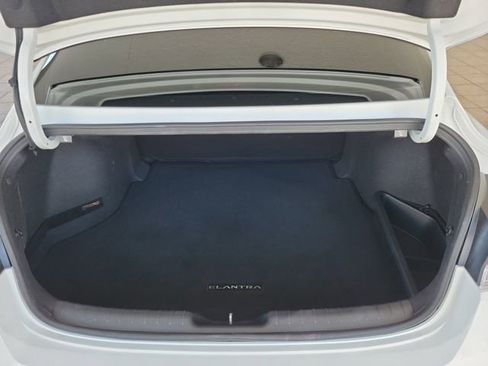 Used 2024 Hyundai Elantra SE image 31