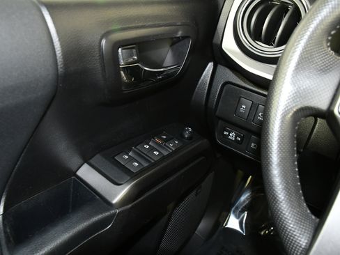 Used 2020 Toyota Tacoma TRD Pro image 37