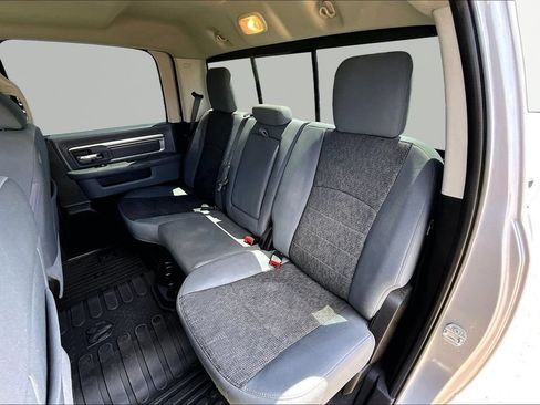 Used 2020 RAM 1500 Classic SLT w/ Luxury Group RWD image 27