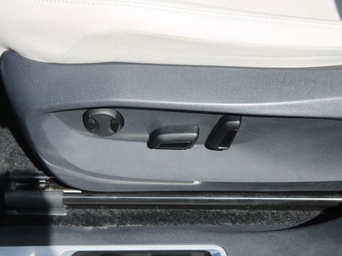 Certified 2024 Volkswagen Tiguan SE R-Line w/ MDO Package, Two-Row image 10