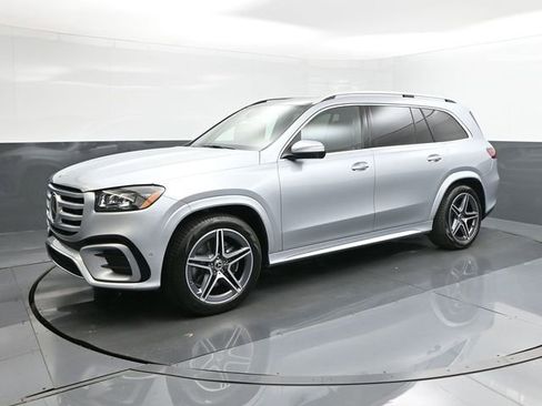 Used 2025 Mercedes-Benz GLS 450 4MATIC image 1