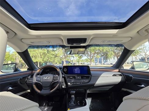New 2025 Lexus ES 350 Ultra Luxury image 19